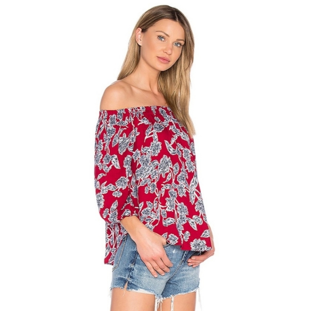 Splendid Off The Shoulder Red Floral Pattern Etched Blouse S